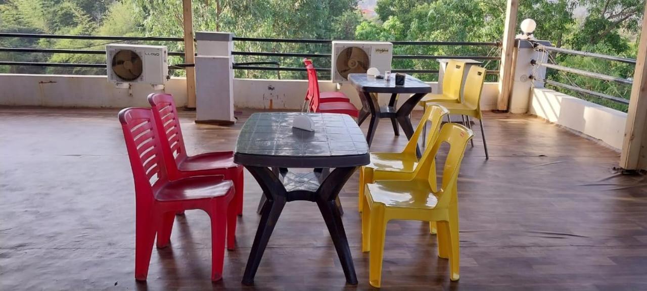 Karla Retreat Resort Lonavala Kültér fotó